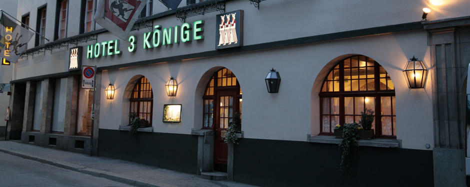 voorgevel hotel drei Könige in Chur. startpunt van de Bernina Express route